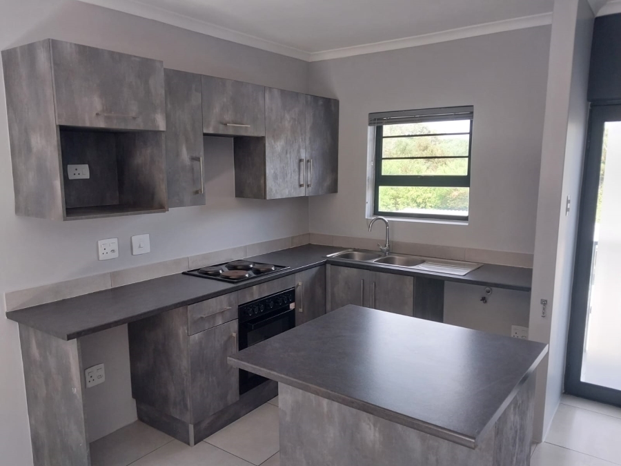 To Let 2 Bedroom Property for Rent in Overbaakens Eastern Cape
